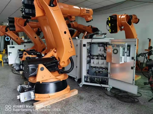 Mesin Pengelasan Laser Serat Piring Baja Rostless Dengan Lengan Robot Otomatis KUKA