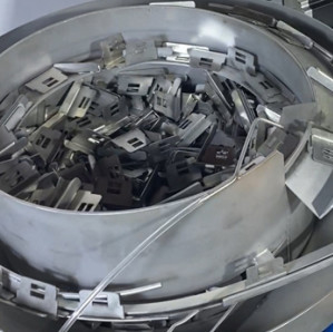Disesuaikan 1500W Otomatis Laser Mesin Las Untuk Sink Clamp Las