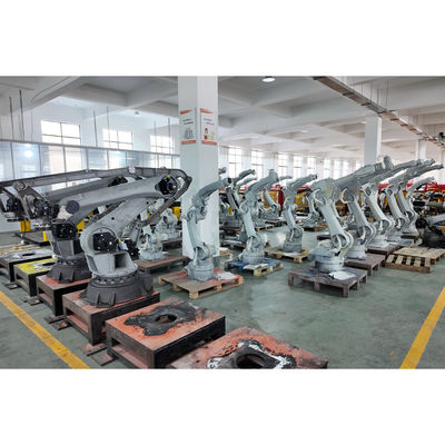 Mesin las laser robot 6000W bertenaga tinggi untuk penetrasi dalam pada bahan tebal